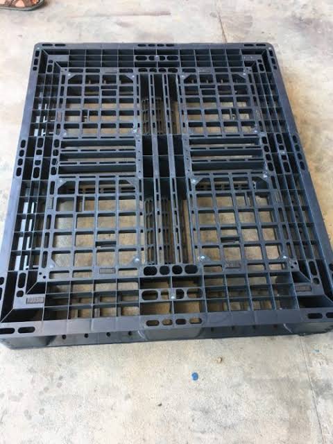 Pallet nhựa cũ KT 1200x1000x150 mm